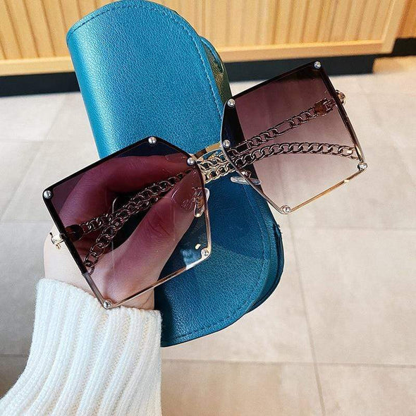 New Fashion Oversize Gradient Sunglasses For Women Vintage Alloy Chain Frame Rivet Square Sun Glasses Female Elegant Shades